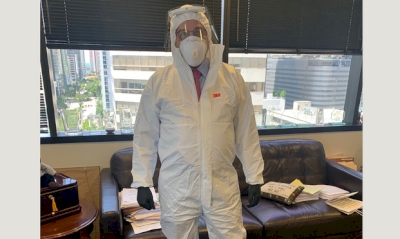 ‘i-don’t-blame-you,-man’:-south-florida-lawyer-turns-heads-by-wearing-full-hazmat-suit-to-federal-court